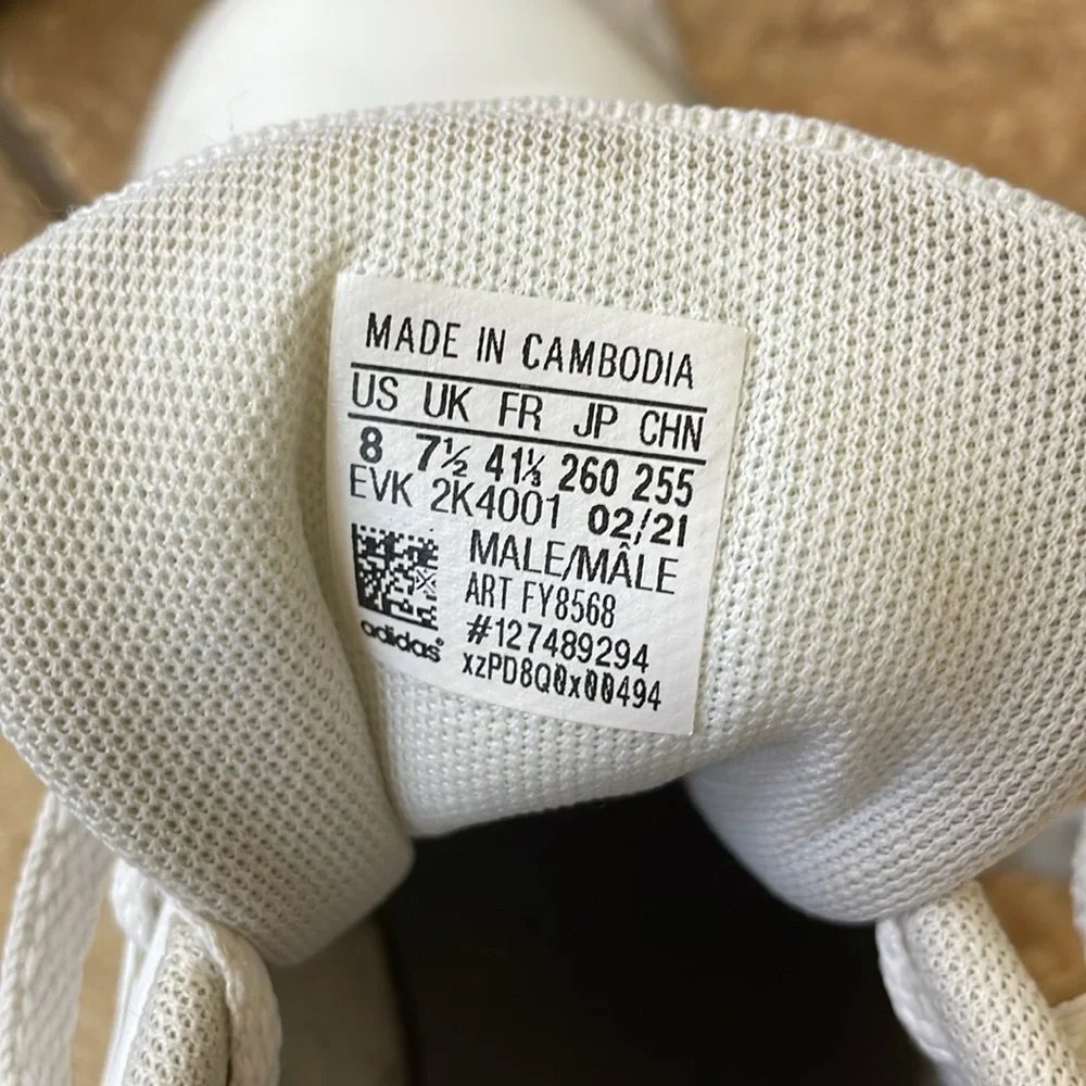 Men’s Adidas casual shoes - Picture 3 of 8